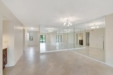 9299 Vista Del Lago Boca Raton FL 33428