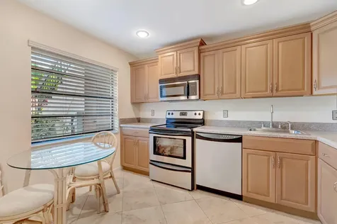 9299 Vista Del Lago Boca Raton FL 33428