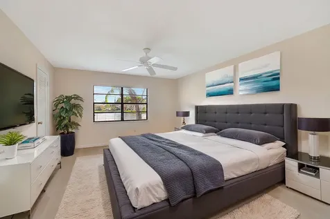 9299 Vista Del Lago Boca Raton FL 33428