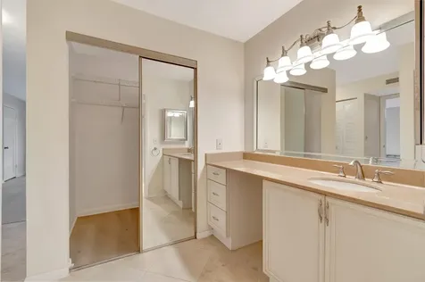 9299 Vista Del Lago Boca Raton FL 33428