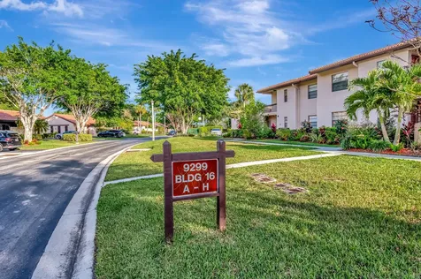 9299 Vista Del Lago Boca Raton FL 33428