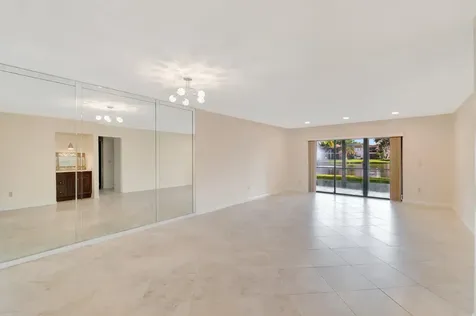 9299 Vista Del Lago Boca Raton FL 33428