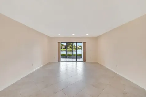 9299 Vista Del Lago Boca Raton FL 33428