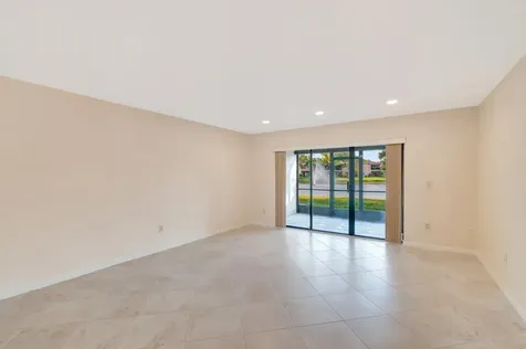 9299 Vista Del Lago Boca Raton FL 33428