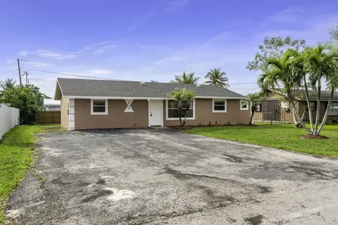 816 Ne 22nd Street Belle Glade FL 33430