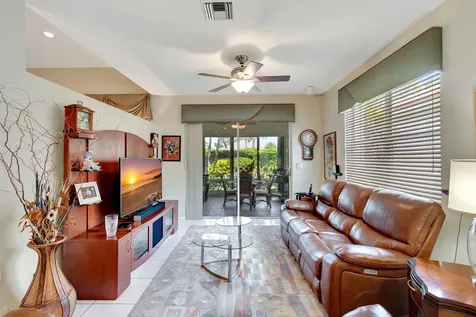 5845 Seashell Terrace Boynton Beach FL 33437