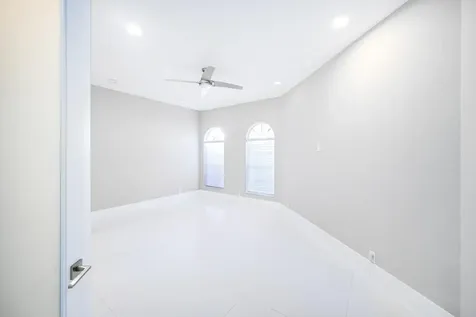 5147 Nw 24th Way Boca Raton FL 33496