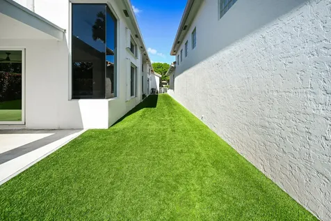 5147 Nw 24th Way Boca Raton FL 33496