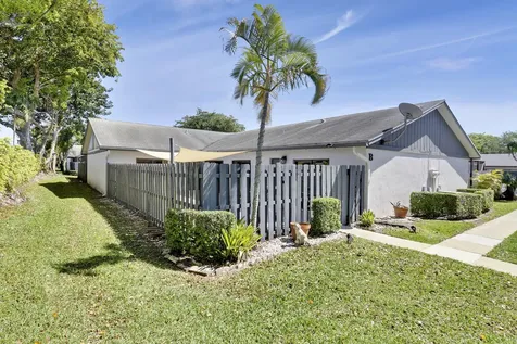 1104 Summit Trail Circle West Palm Beach FL 33415