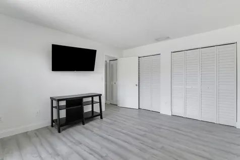 1104 Summit Trail Circle West Palm Beach FL 33415