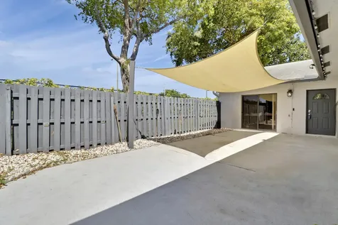 1104 Summit Trail Circle West Palm Beach FL 33415