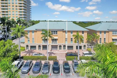 643 Casa Loma Boulevard Boynton Beach FL 33435