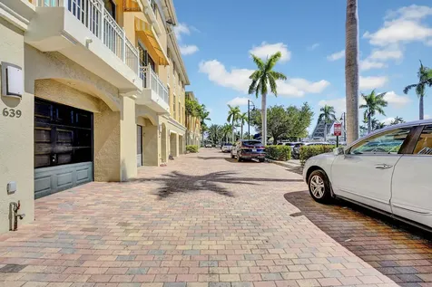 643 Casa Loma Boulevard Boynton Beach FL 33435