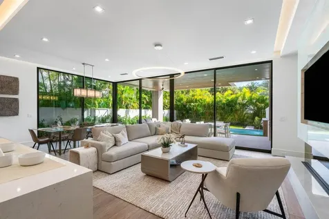 142 Ne Wavecrest Way Boca Raton FL 33432
