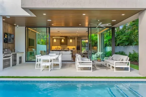 142 Ne Wavecrest Way Boca Raton FL 33432