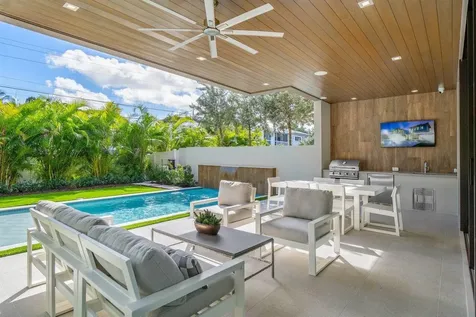 142 Ne Wavecrest Way Boca Raton FL 33432
