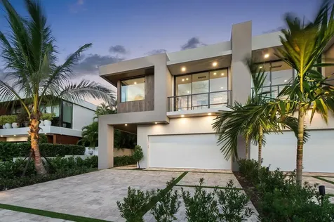 142 Ne Wavecrest Way Boca Raton FL 33432