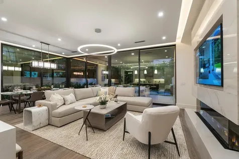 142 Ne Wavecrest Way Boca Raton FL 33432