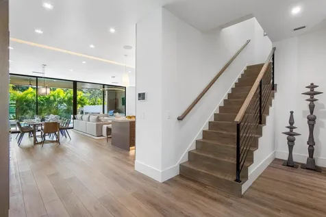 142 Ne Wavecrest Way Boca Raton FL 33432