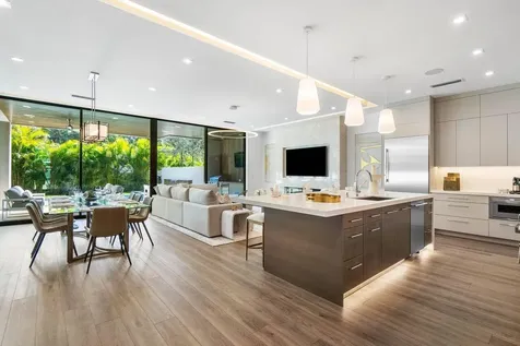 142 Ne Wavecrest Way Boca Raton FL 33432