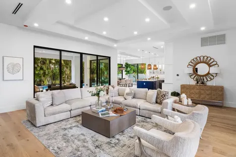 180 Nw 7th Court Boca Raton FL 33486