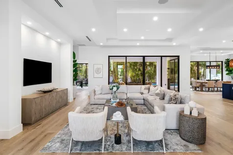 180 Nw 7th Court Boca Raton FL 33486