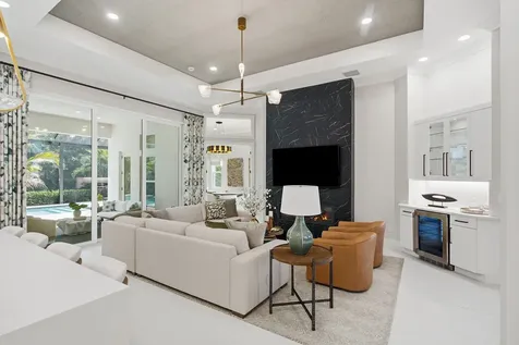 204 Strand Square Vero Beach FL 32963