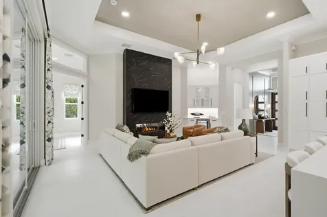 204 Strand Square Vero Beach FL 32963