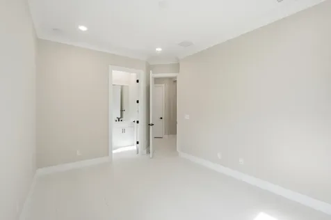 204 Strand Square Vero Beach FL 32963