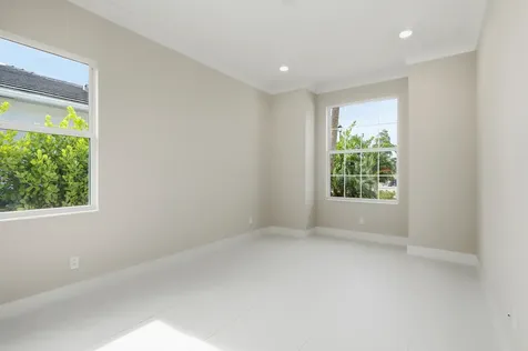 204 Strand Square Vero Beach FL 32963
