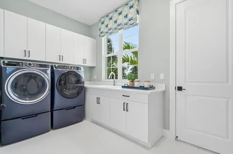204 Strand Square Vero Beach FL 32963