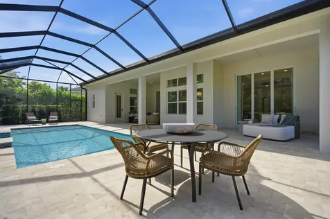204 Strand Square Vero Beach FL 32963