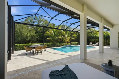 204 Strand Square Vero Beach FL 32963