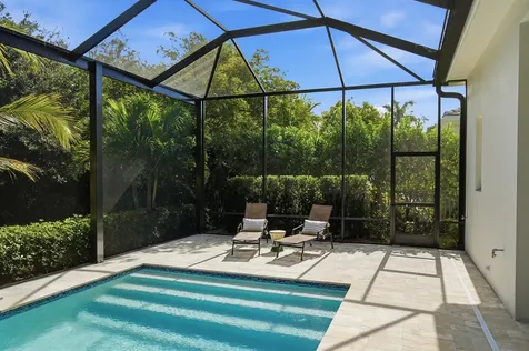204 Strand Square Vero Beach FL 32963