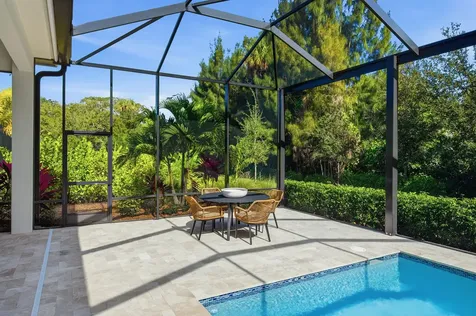 204 Strand Square Vero Beach FL 32963