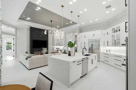 204 Strand Square Vero Beach FL 32963