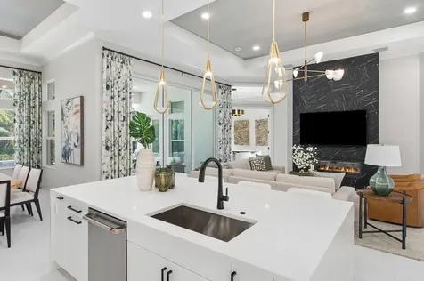 204 Strand Square Vero Beach FL 32963