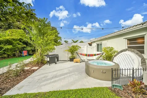 2135 Ne 4th Way Boca Raton FL 33431