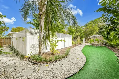 2135 Ne 4th Way Boca Raton FL 33431
