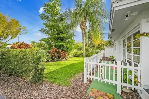 2135 Ne 4th Way Boca Raton FL 33431