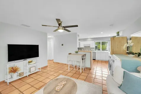 2135 Ne 4th Way Boca Raton FL 33431
