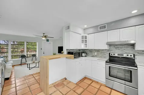 2135 Ne 4th Way Boca Raton FL 33431
