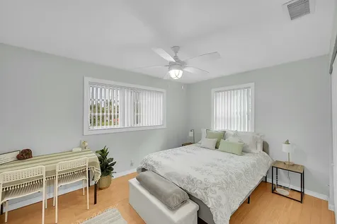 2135 Ne 4th Way Boca Raton FL 33431