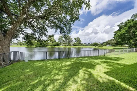 2101 Nw 19th Way Boca Raton FL 33431