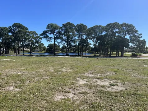4310 Gator Trace Circle Fort Pierce FL 34982