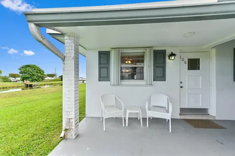 200 Leisure Lake Circle Boynton Beach FL 33426