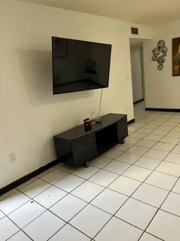 1758 Nw 55th Avenue Lauderhill FL 33313