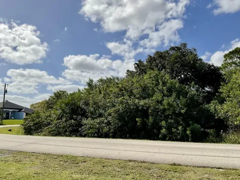 4674 SW Masefield Street Port Saint Lucie FL 34953