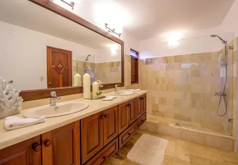 5 Las Lomas Casa de Campo DR 22000