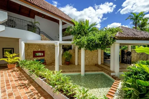 5 Las Lomas Casa de Campo DR 22000